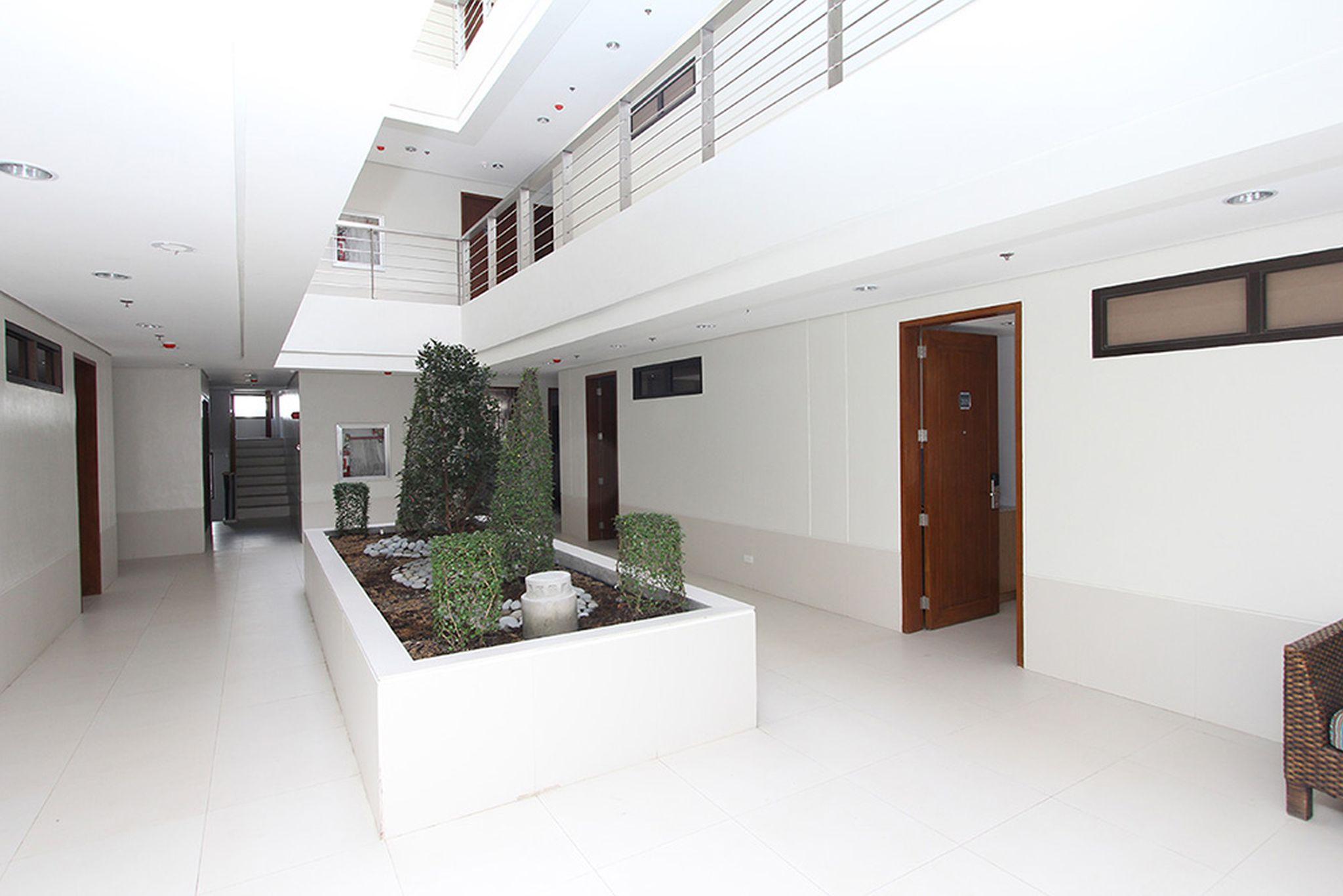 Crown Regency Courtyard Resort Balabag  Extérieur photo