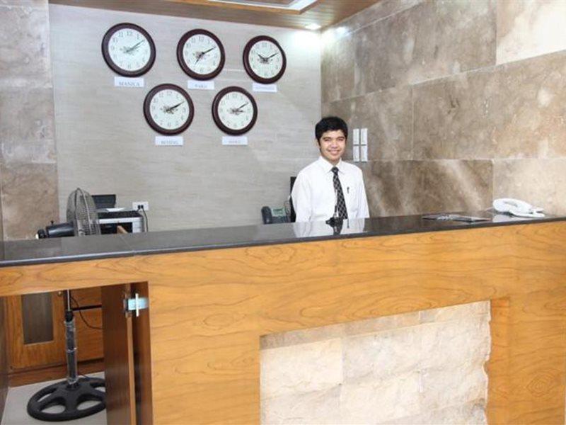 Crown Regency Courtyard Resort Balabag  Extérieur photo