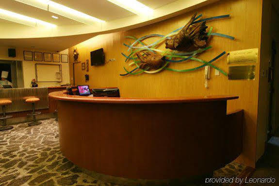 Crown Regency Courtyard Resort Balabag  Extérieur photo